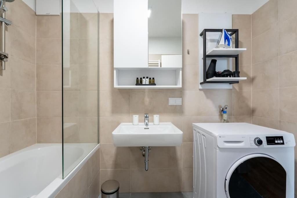 Urban 1Br Retreat, Easy City Link By Hm Wien Ngoại thất bức ảnh