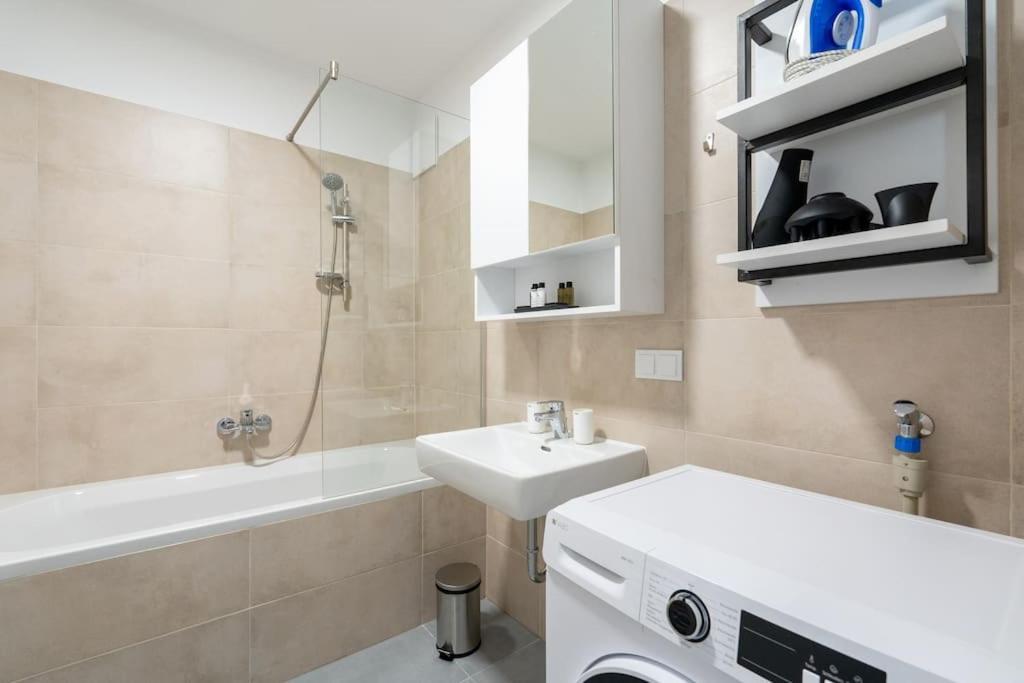 Urban 1Br Retreat, Easy City Link By Hm Wien Ngoại thất bức ảnh