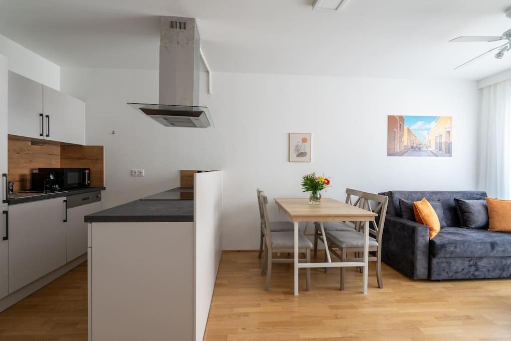 Urban 1Br Retreat, Easy City Link By Hm Wien Ngoại thất bức ảnh